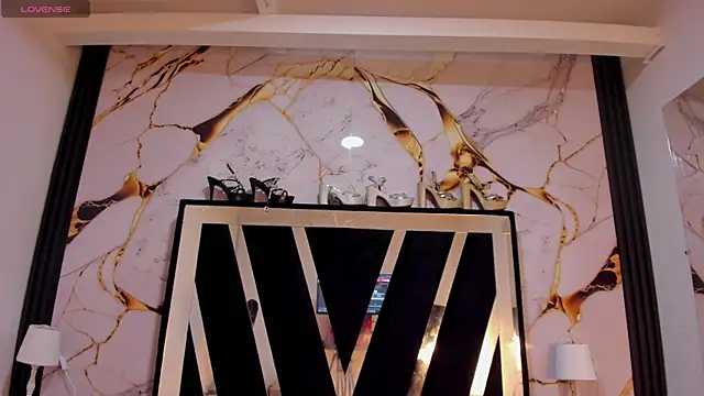 Snapshot of KarinaSimonz chatting on January 9, 2026, 7:48 pm KarinaSimonz online show from January 9, 2026, 7:48 pm