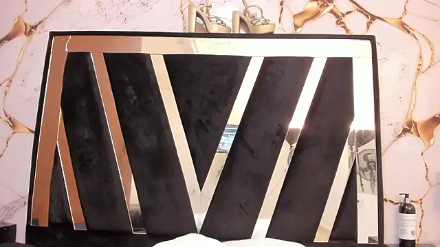 Snapshot of KarinaSimonz chatting on February 13, 2026, 7:54 pm KarinaSimonz online show from February 13, 2026, 7:54 pm