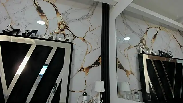 Snapshot of KarinaSimonz chatting on February 20, 2026, 8:31 pm KarinaSimonz online show from February 20, 2026, 8:31 pm