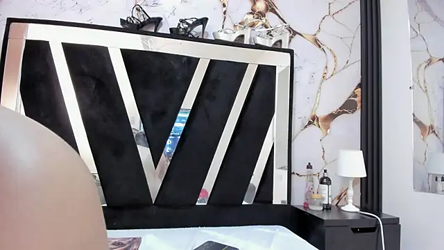 Snapshot of KarinaSimonz chatting on February 22, 2026, 10:08 pm KarinaSimonz online show from February 22, 2026, 10:08 pm