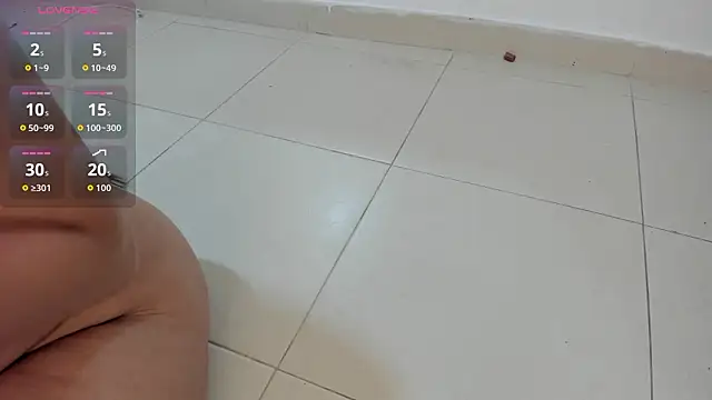 Snapshot of KarinaSimonz chatting on February 26, 2026, 8:19 pm KarinaSimonz online show from February 26, 2026, 8:19 pm