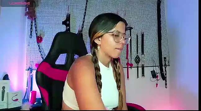 Snapshot of Megaan_Greey chatting on December 9, 2024, 11:56 pm Megaan Greey online show from December 9, 2024, 11:56 pm