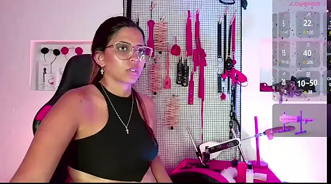 Snapshot of Megaan_Greey chatting on February 9, 2025, 12:49 am Megaan Greey online show from February 9, 2025, 12:49 am