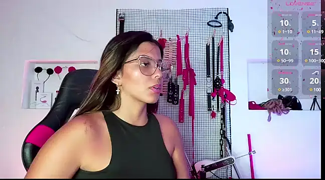 Snapshot of Megaan_Greey chatting on February 9, 2025, 7:41 pm Megaan Greey online show from February 9, 2025, 7:41 pm