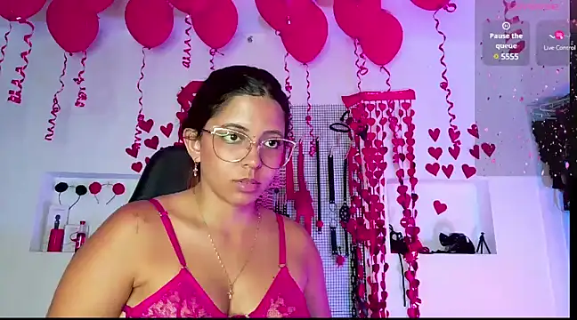 Snapshot of Megaan_Greey chatting on February 14, 2025, 10:36 pm Megaan Greey online show from February 14, 2025, 10:36 pm