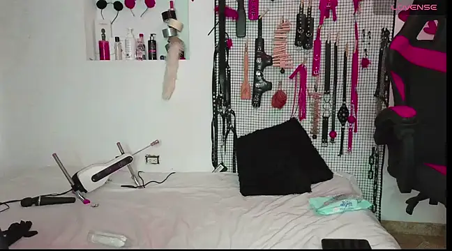 Snapshot of Megaan_Greey chatting on March 7, 2025, 9:27 pm Megaan Greey online show from March 7, 2025, 9:27 pm