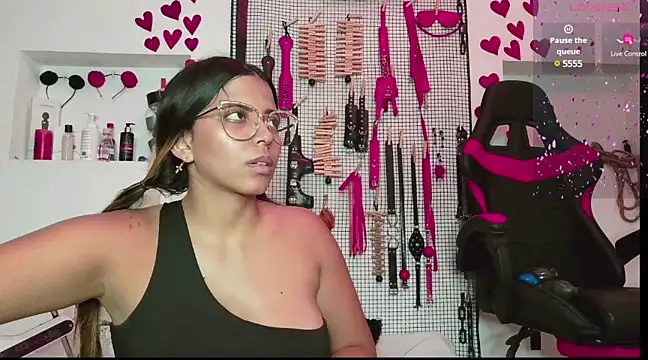 Snapshot of Megaan_Greey chatting on March 8, 2025, 12:33 am Megaan Greey online show from March 8, 2025, 12:33 am