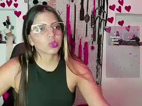 Snapshot of Megaan_Greey chatting on March 21, 2025, 9:34 pm Megaan Greey online show from March 21, 2025, 9:34 pm