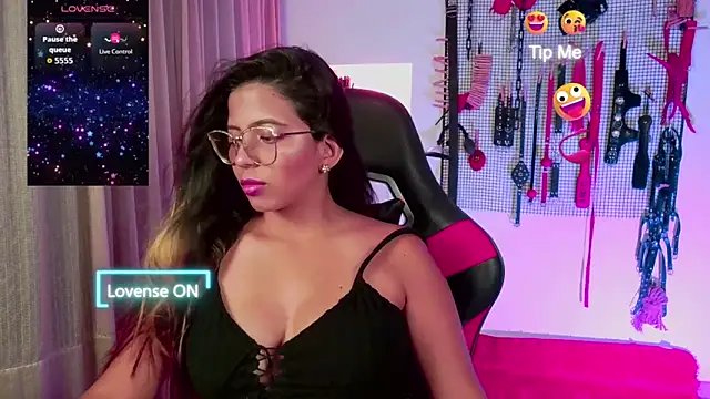 Snapshot of Megaan_Greey chatting on October 14, 2025, 1:12 pm Megaan Greey online show from October 14, 2025, 1:12 pm