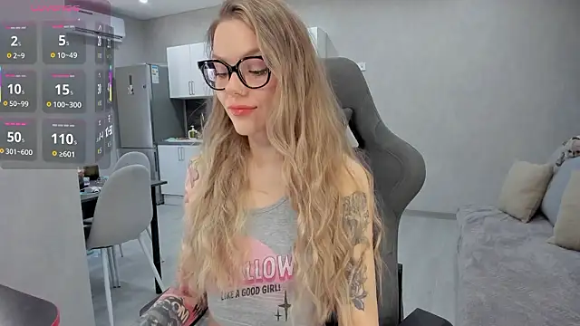 Snapshot of Marta_May_ chatting on March 14, 2026, 10:53 am Marta May online show from March 14, 2026, 10:53 am