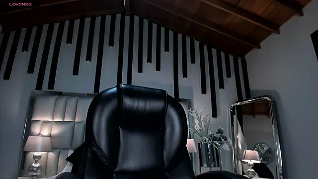 KatieNolan 1 online show from November 4, 2025, 2:32 am