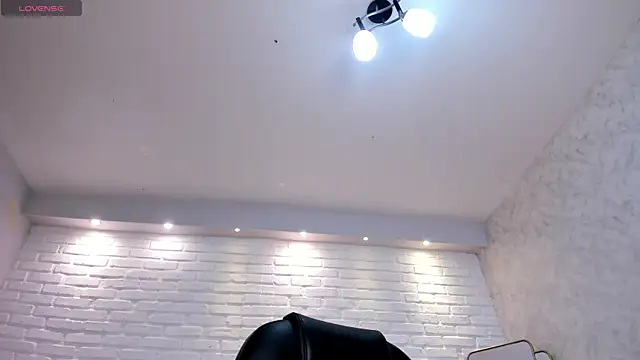 KatieNolan 1 online show from November 25, 2025, 6:30 pm