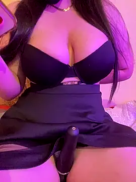 Cameelia online show from November 5, 2025, 5:24 pm