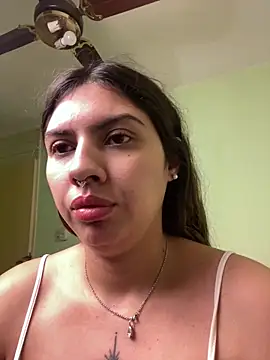 Snapshot of Argentiiniita chatting on April 11, 2026, 8:35 pm Argentiiniita online show from April 11, 2026, 8:35 pm