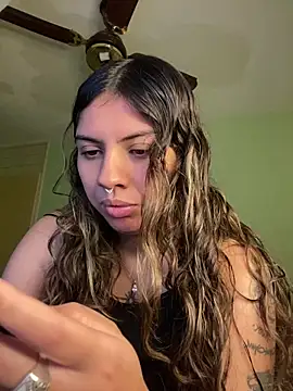 Snapshot of Argentiiniita chatting on April 15, 2026, 9:15 pm Argentiiniita online show from April 15, 2026, 9:15 pm