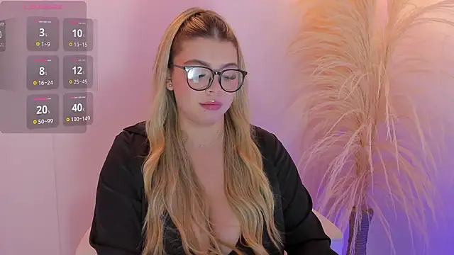 Snapshot of thaliafox_ chatting on February 6, 2026, 9:07 pm thaliafox online show from February 6, 2026, 9:07 pm