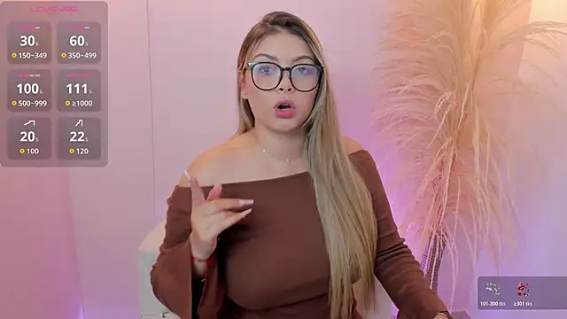 Snapshot of thaliafox_ chatting on April 30, 2026, 8:26 pm thaliafox online show from April 30, 2026, 8:26 pm