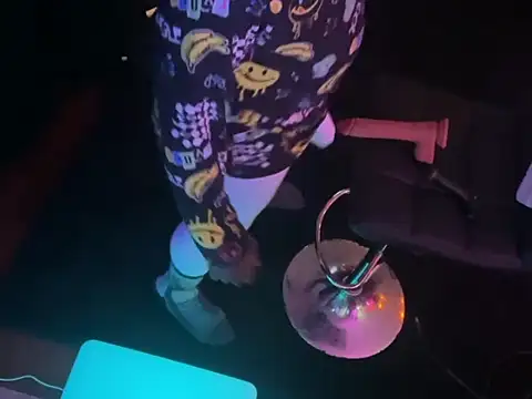 Snapshot of Pressure69mee chatting on February 14, 2025, 5:25 pm Pressure69mee online show from February 14, 2025, 5:25 pm