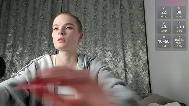 Snapshot of Mily_miligan chatting on January 4, 2025, 8:05 pm Mily miligan online show from January 4, 2025, 8:05 pm