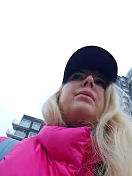 Snapshot of MariaRichi_ chatting on February 10, 2025, 7:26 am MariaRichi  online show from February 10, 2025, 7:26 am