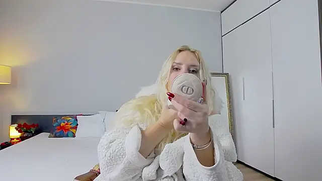 Snapshot of MariaRichi_ chatting on February 21, 2025, 12:39 pm MariaRichi  online show from February 21, 2025, 12:39 pm