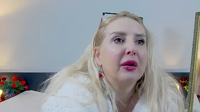 Snapshot of MariaRichi_ chatting on February 22, 2025, 3:47 pm MariaRichi  online show from February 22, 2025, 3:47 pm