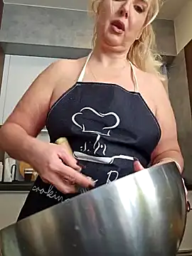 Snapshot of MariaRichi_ chatting on February 27, 2025, 10:04 am MariaRichi  online show from February 27, 2025, 10:04 am