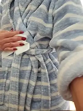 Snapshot of MariaRichi_ chatting on March 8, 2025, 7:38 am MariaRichi  online show from March 8, 2025, 7:38 am