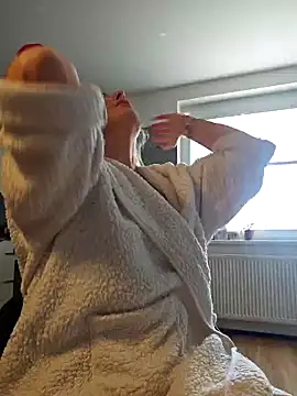 Snapshot of MariaRichi_ chatting on March 12, 2025, 7:24 am MariaRichi  online show from March 12, 2025, 7:24 am