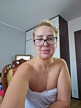 Snapshot of MariaRichi_ chatting on March 16, 2025, 7:59 am MariaRichi  online show from March 16, 2025, 7:59 am