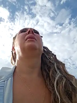 Snapshot of MariaRichi_ chatting on September 9, 2025, 7:19 am MariaRichi  online show from September 9, 2025, 7:19 am