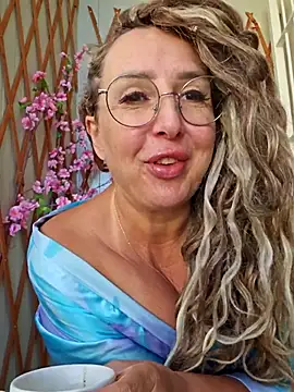 Snapshot of MariaRichi_ chatting on September 20, 2025, 6:47 am MariaRichi  online show from September 20, 2025, 6:47 am