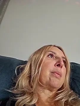 Snapshot of MariaRichi_ chatting on November 1, 2025, 7:32 am MariaRichi  online show from November 1, 2025, 7:32 am