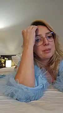 MariaRichi  online show from April 2, 2026, 6:49 pm