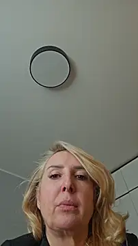 Snapshot of MariaRichi_ chatting on April 23, 2026, 12:29 pm MariaRichi online show from April 23, 2026, 12:29 pm