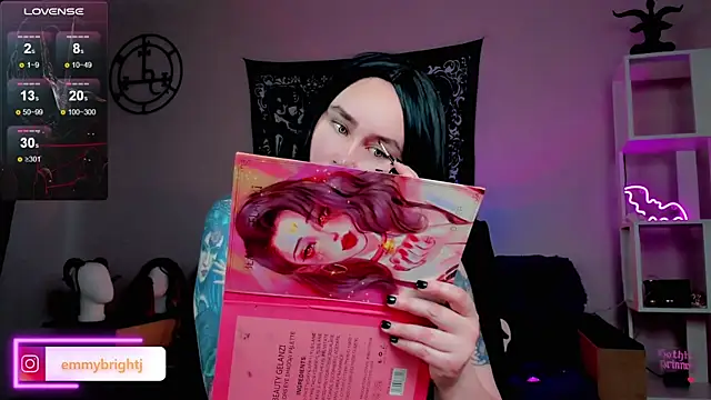 Snapshot of Emmybrightj_ chatting on March 19, 2025, 1:32 am Emmybrightj online show from March 19, 2025, 1:32 am