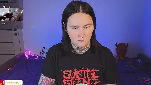 Snapshot of Emmybrightj_ chatting on November 5, 2025, 1:05 am Emmybrightj online show from November 5, 2025, 1:05 am