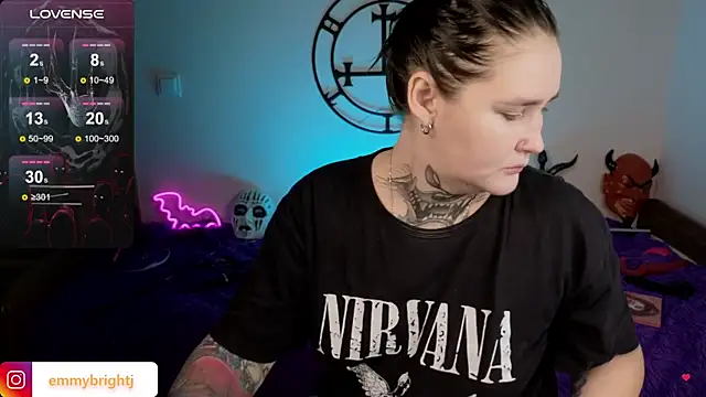 Snapshot of Emmybrightj_ chatting on December 4, 2025, 2:10 am Emmybrightj online show from December 4, 2025, 2:10 am