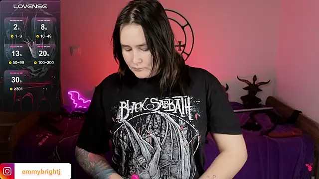 Snapshot of Emmybrightj_ chatting on December 15, 2025, 1:32 am Emmybrightj online show from December 15, 2025, 1:32 am