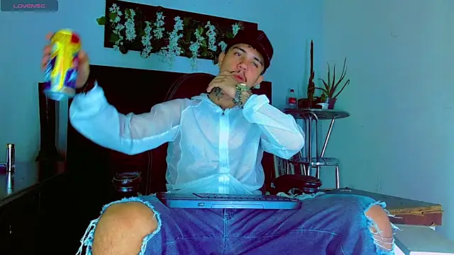 Snapshot of HannibalLester chatting on May 3, 2026, 4:18 am HannibalLester online show from May 3, 2026, 4:18 am