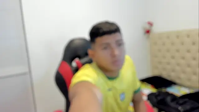 Snapshot of yei-sant chatting on October 28, 2025, 3:32 am yei-sant online show from October 28, 2025, 3:32 am