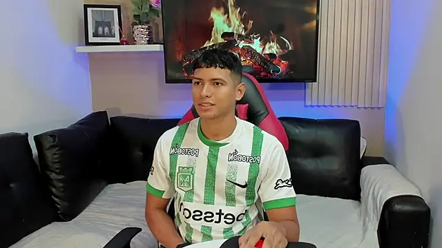 Snapshot of yei-sant chatting on November 12, 2025, 3:51 am yei-sant online show from November 12, 2025, 3:51 am