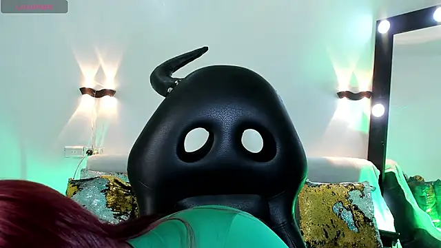 Emili Roux online show from April 4, 2026, 10:46 am