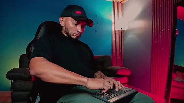 maximusclark1 online show from January 13, 2026, 2:28 am