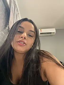 Snapshot of crystalmmour chatting on February 28, 2025, 6:41 pm crystalmmour online show from February 28, 2025, 6:41 pm