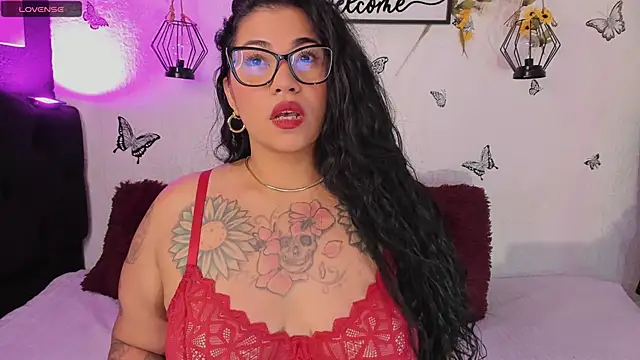 yoishat77 online show from June 6, 2026, 3:44 am