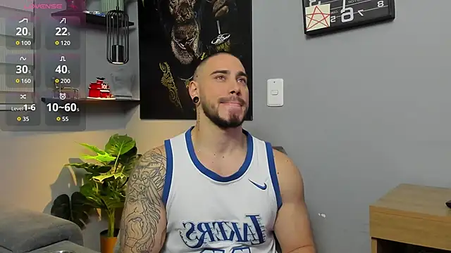 Giorgio-Leone online show from December 22, 2025, 12:40 am