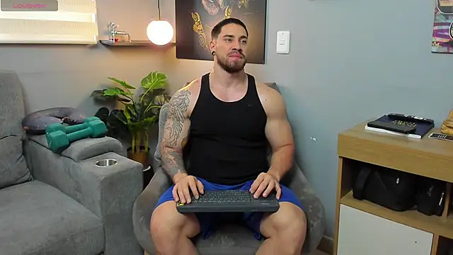 Giorgio-Leone online show from April 12, 2026, 8:36 pm