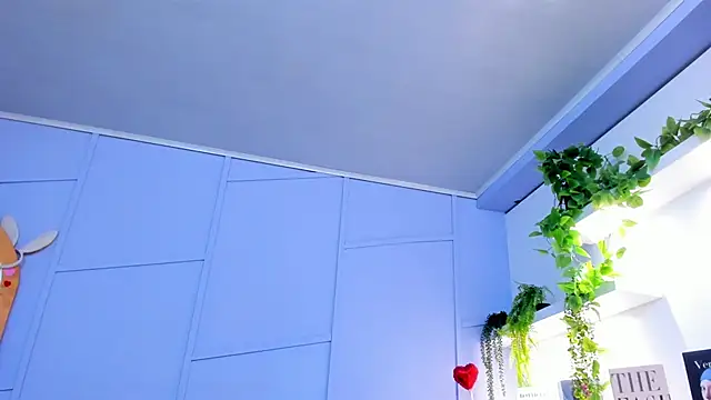 nathalie rossel online show from November 12, 2025, 7:13 pm