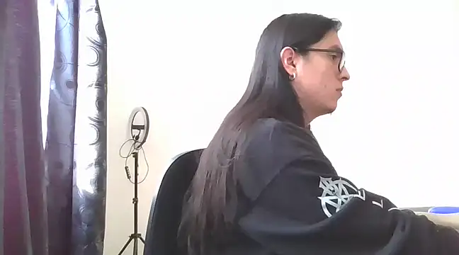 Snapshot of Pitton031 chatting on February 26, 2025, 9:27 pm Pitton031 online show from February 26, 2025, 9:27 pm